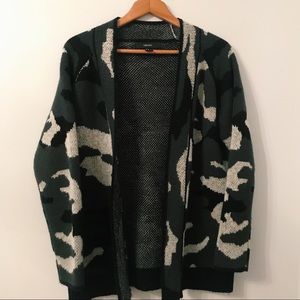 Camo Forever 21 Cardigan size M
